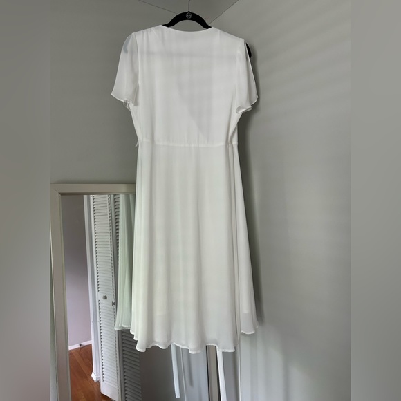 Lulus brand white wrap dress - Picture 2 of 3